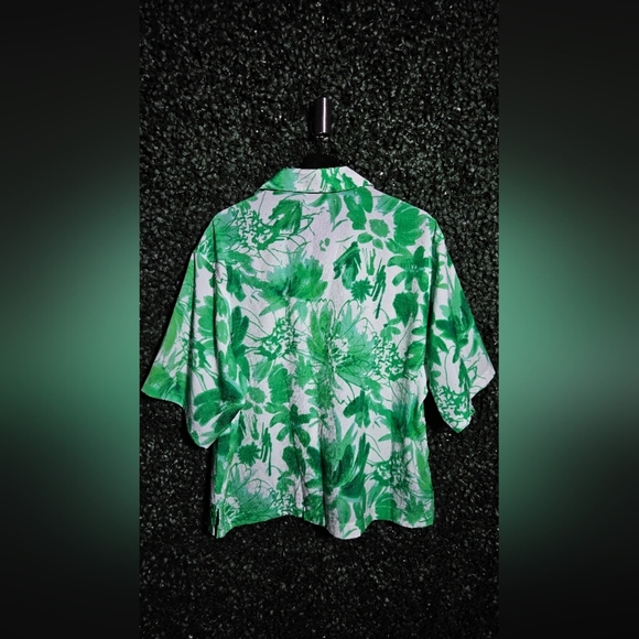 Green Floral Button-Up Shirt - Picture 3 of 4